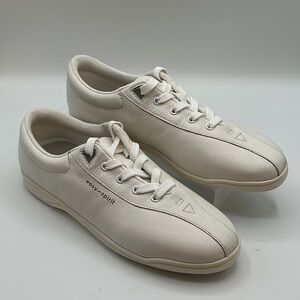 Easy Spirit AP1 Women's Off-White Leather Sneakers, size 8.5. NEW